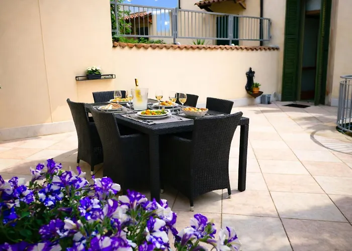 Lägenhet La Terrazza Del Longobardo-200M Dall'Arena *