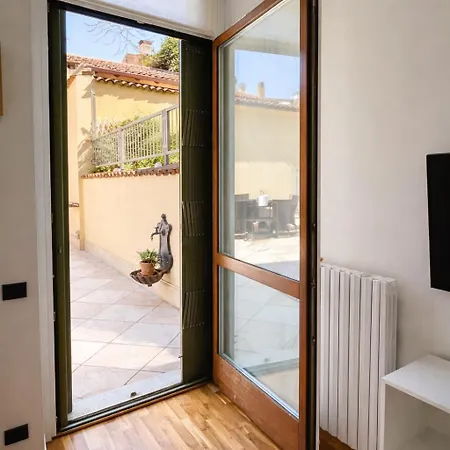La Terrazza Del Longobardo-200m Dall'arena Апартаменты